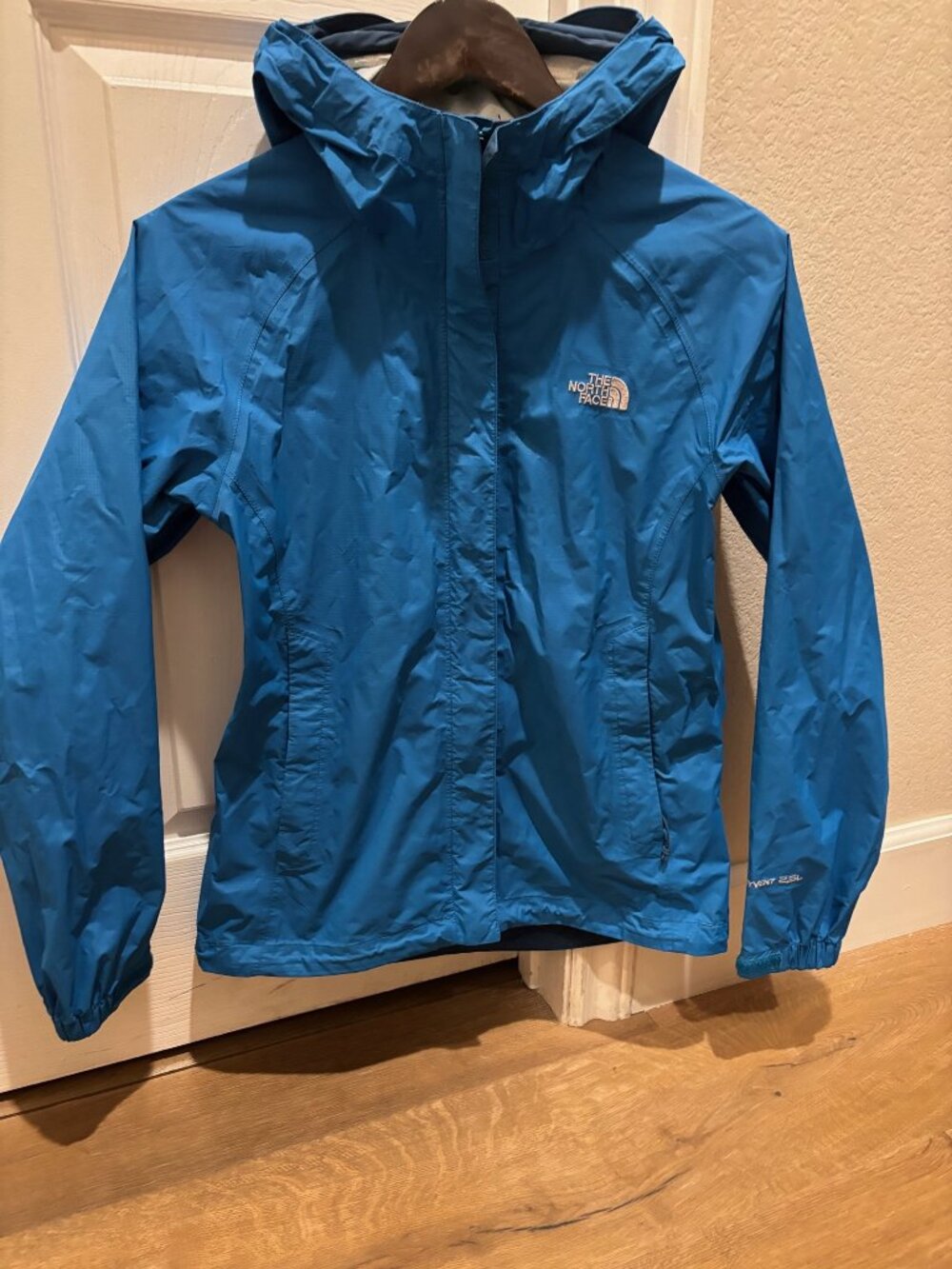 The North Face Womens Blue Size XS Hooded Rain Jacket HYVENT 2.5L